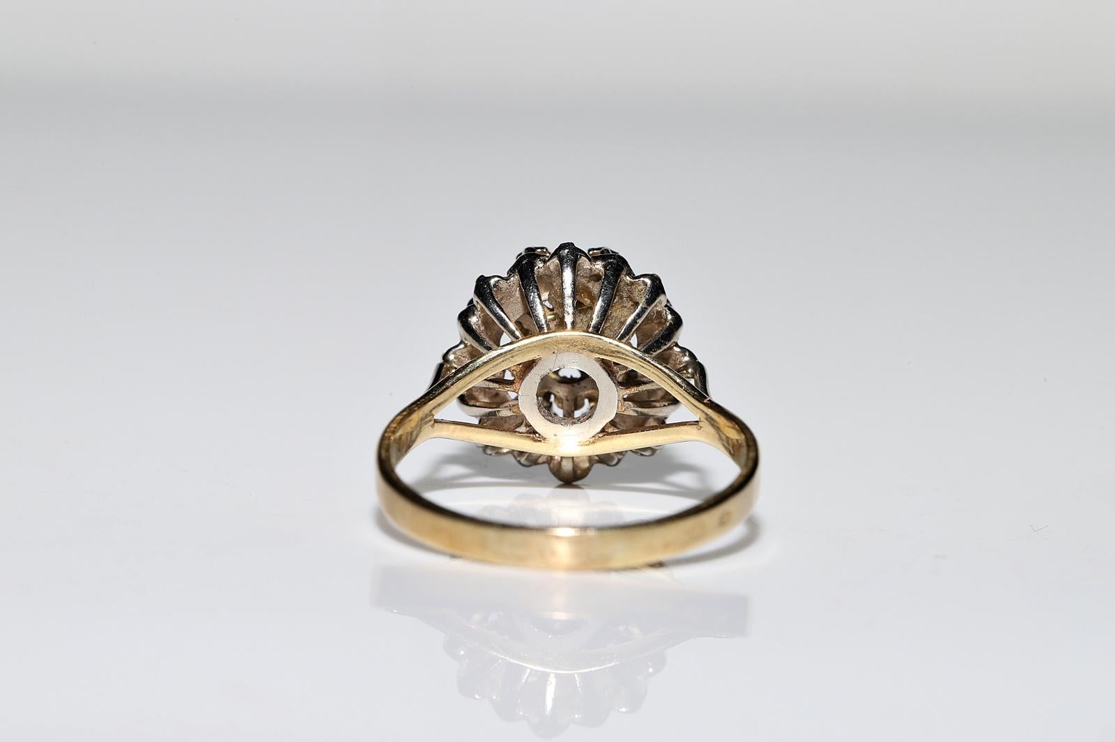 Anello d'oro naturale decorato con diamanti naturali, CIRCA 1960 in vendita 2