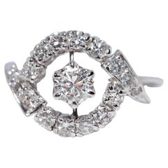 Vintage Circa 1960s 14k Gold Natural Diamond Decorated Round Style Ring (Bague de style rond décorée de diamants naturels)