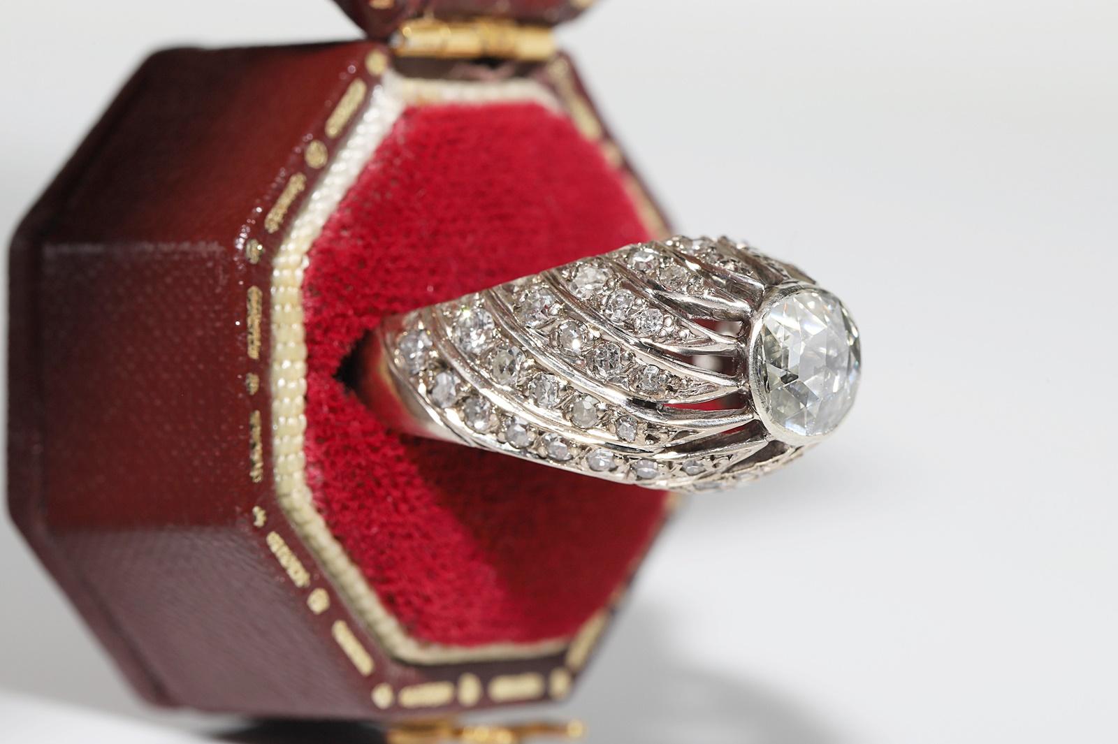 Vintage Circa 1960er Jahre 14k Gold Natürlicher Diamant Dekorierter Solitär Ring im Angebot 7