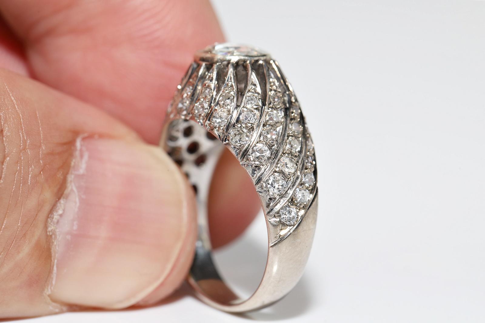 Bague solitaire vintage des années 1960 en or 14 carats décorée de diamants naturels en vente 1