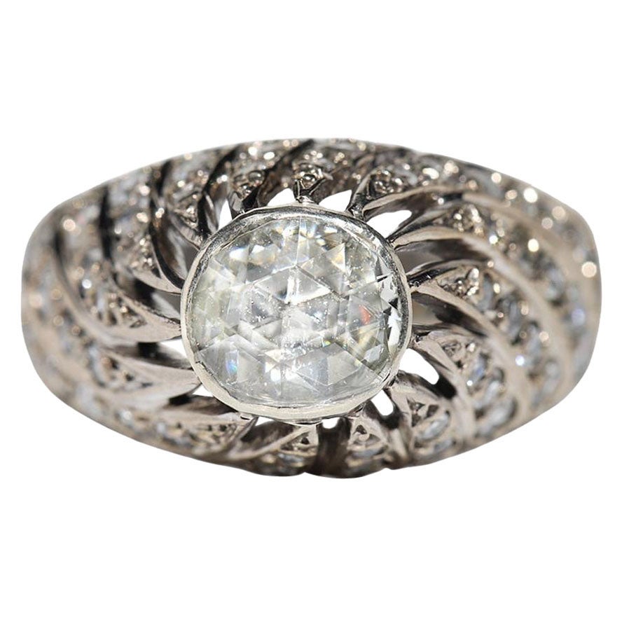Vintage Circa 1960er Jahre 14k Gold Natürlicher Diamant Dekorierter Solitär Ring im Angebot