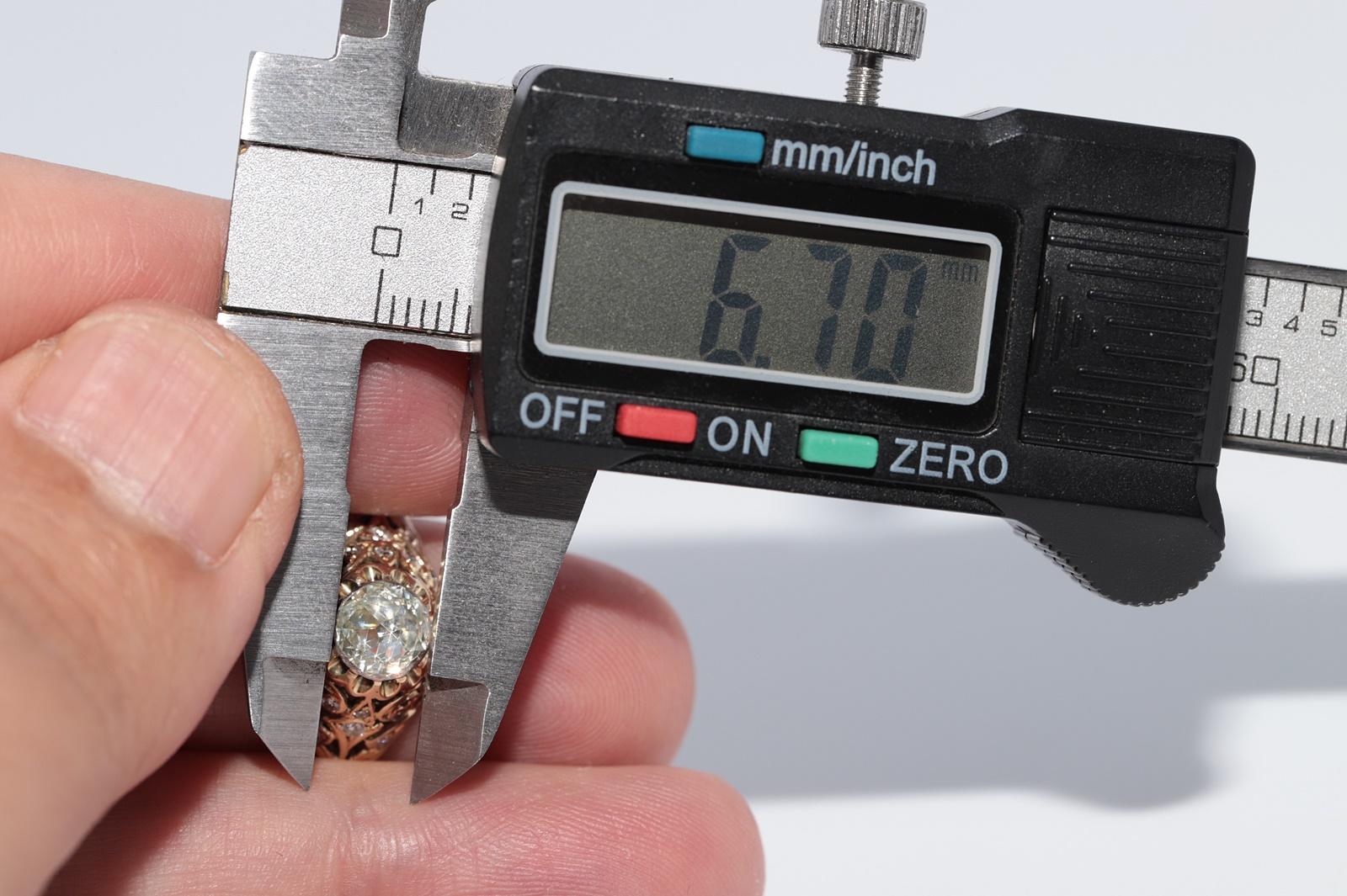 Vintage CIRCA 1960er Jahre 14k Gold natürlichen Diamanten verziert Solitär-Stil Ring im Angebot 7