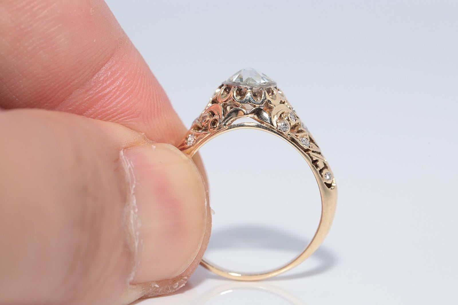 Vintage CIRCA 1960er Jahre 14k Gold natürlichen Diamanten verziert Solitär-Stil Ring im Angebot 1