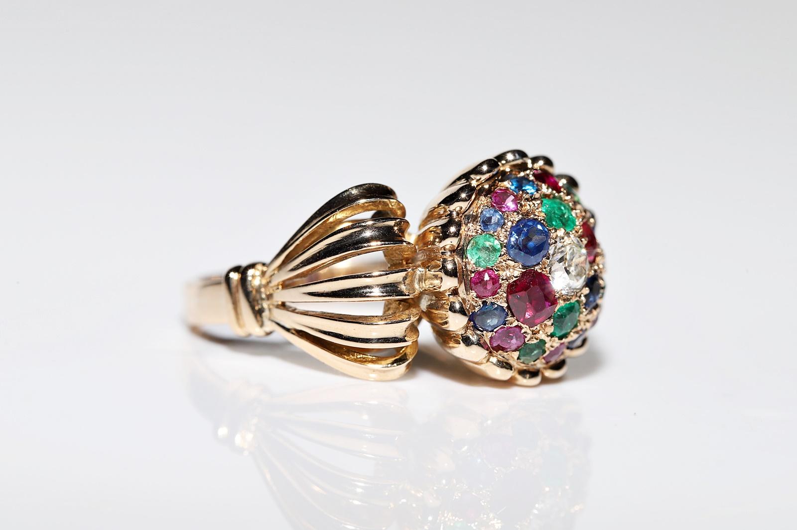 Taille brillant Bague vintage des années 1960 en or 14 carats, diamant naturel, rubis et saphir émeraude  en vente