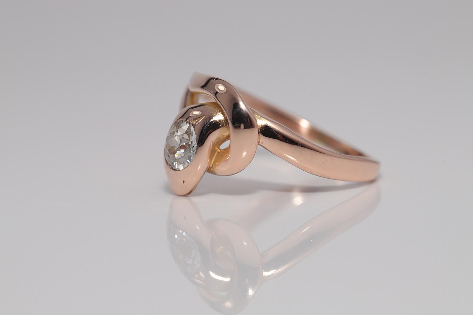 Vintage Circa 1960s 14k Gold Natural Old Cut Diamond Solitaire Snake Ring en Bueno estado para la venta en Fatih/İstanbul, 34
