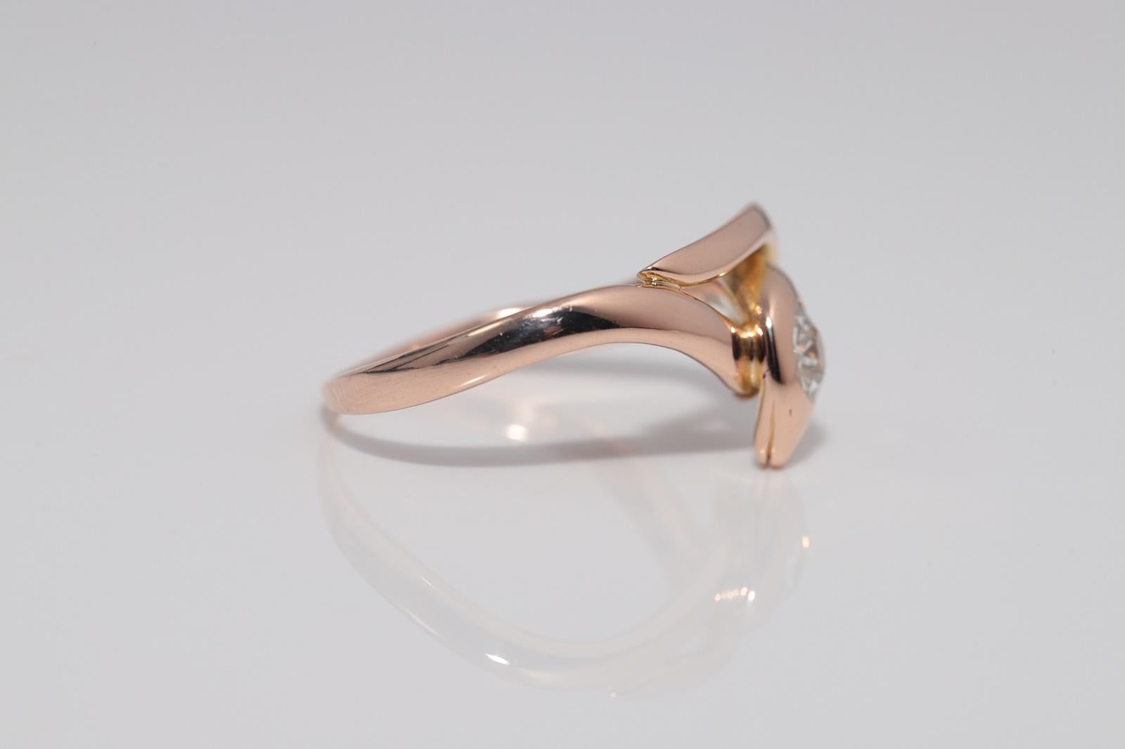 De las mujeres Vintage Circa 1960s 14k Gold Natural Old Cut Diamond Solitaire Snake Ring en venta