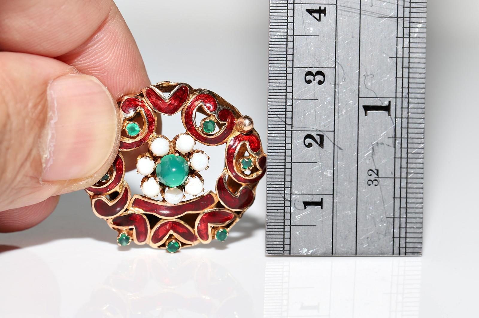Vintage Circa 1960s 14k Gold Natural Opal And Jade Decorated Enamel Brooch In Good Condition For Sale In Fatih/İstanbul, 34