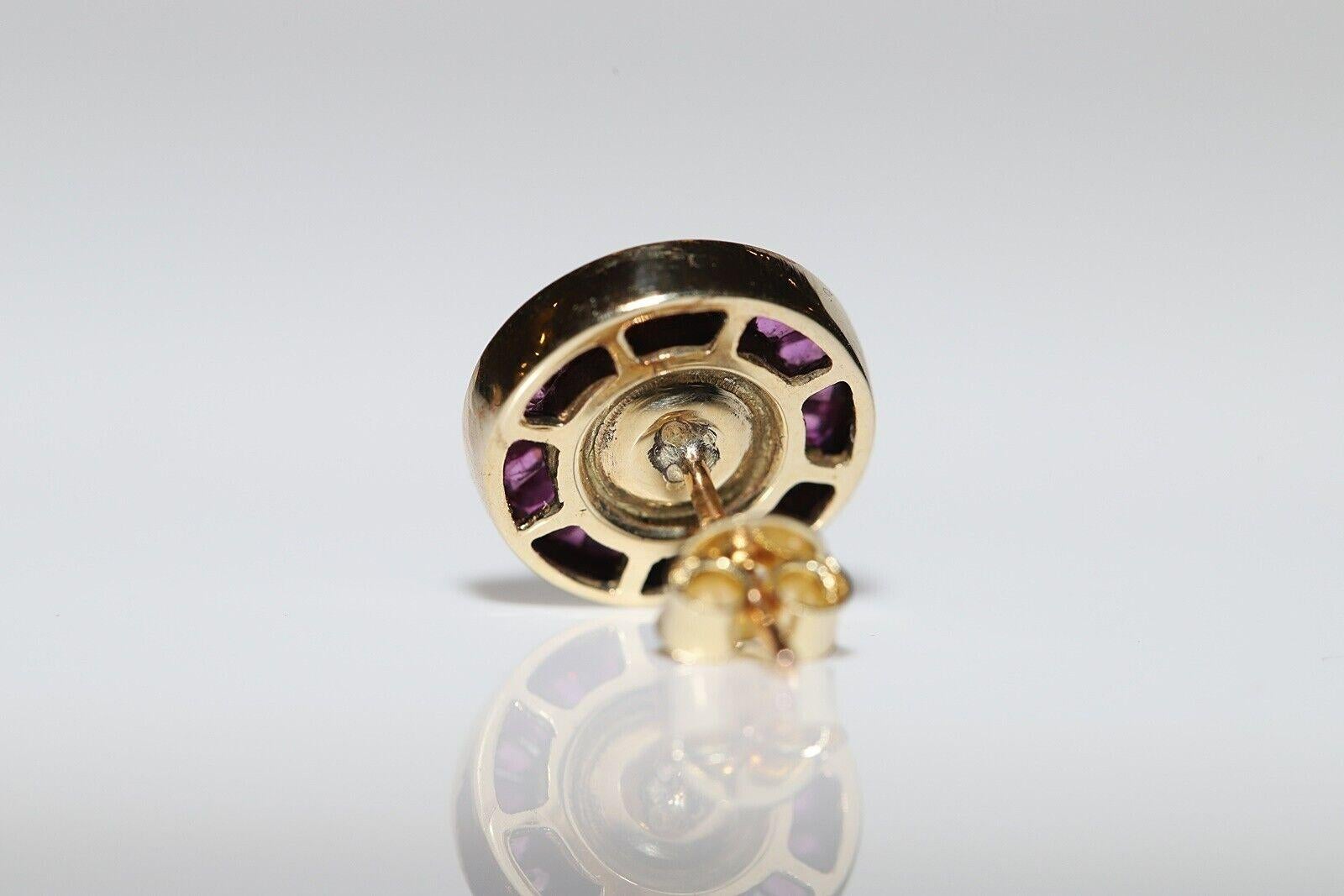 Vintage Circa 1960s 14k Gold Natural Rose Cut diamond And Caliber Ruby Earring For Sale 2