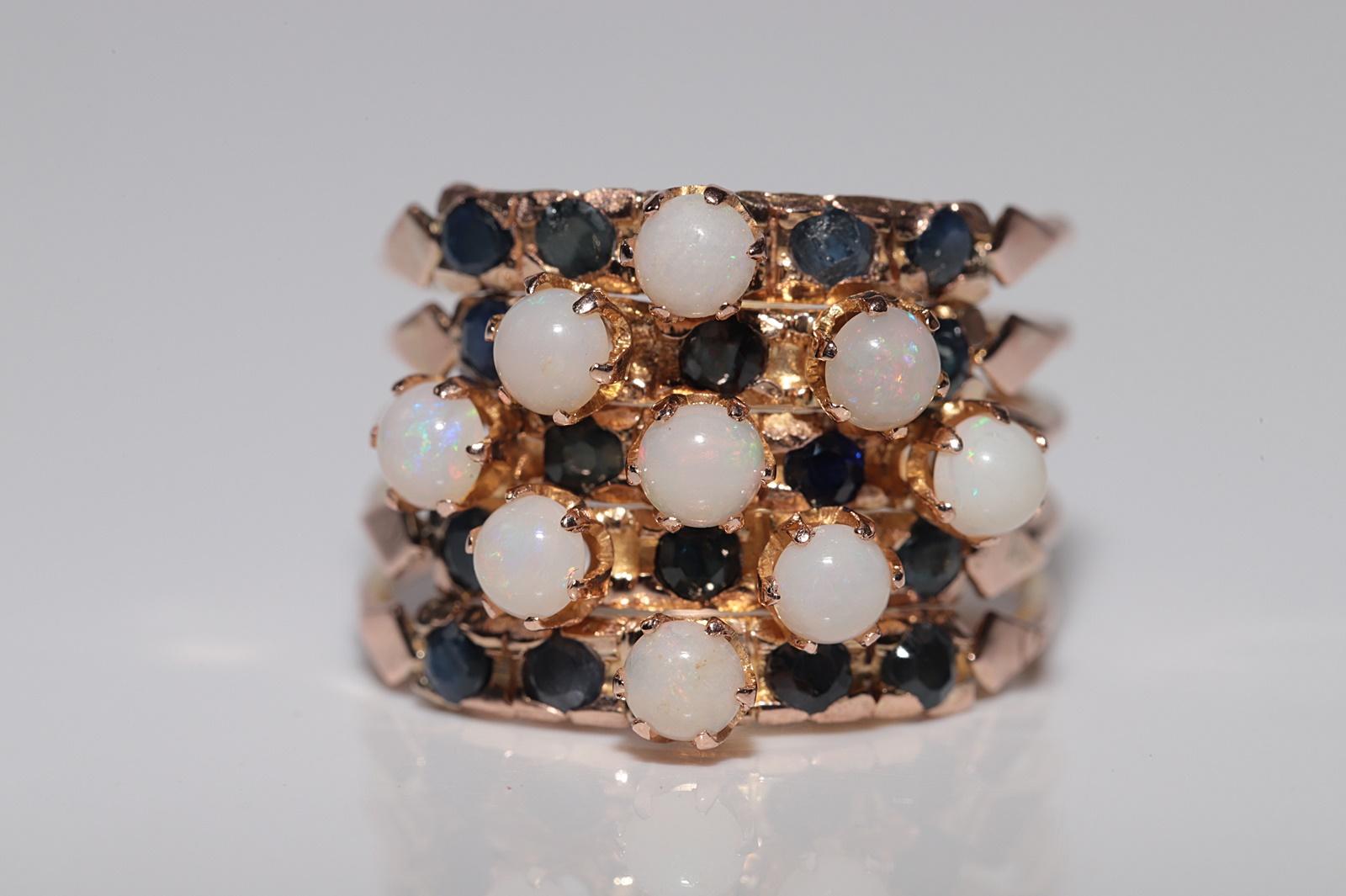 Vintage Circa 1960er Jahre 14k Gold Natürlicher Saphir und Opal Dekorierter Ring (Retro) im Angebot