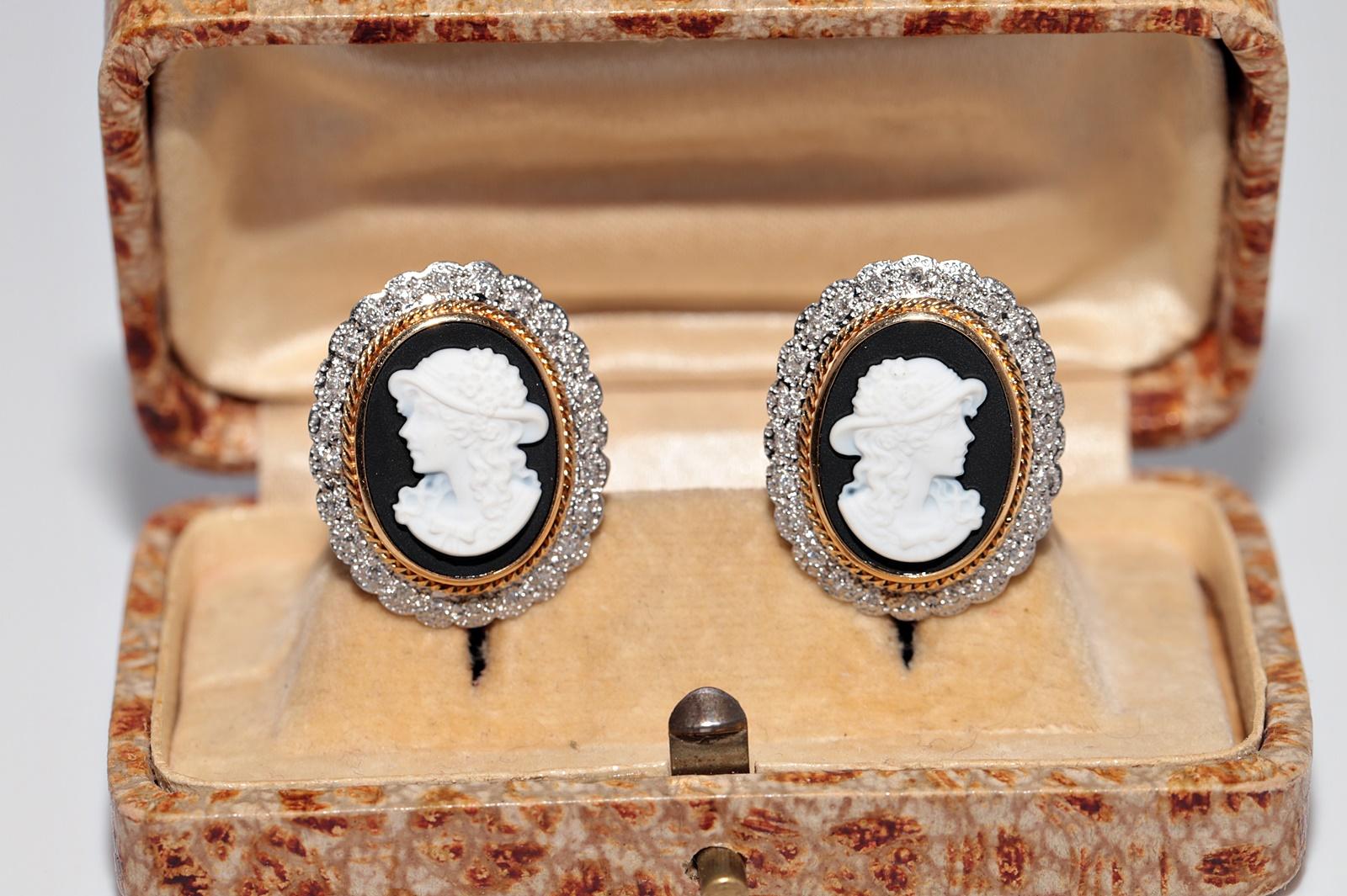 
In very good condition.
Total weight 9 grams.
Totally is diamond 0.35 ct.
The diamond is has H color and s1 clarity.
The box is not included.
Please contact for any questions.