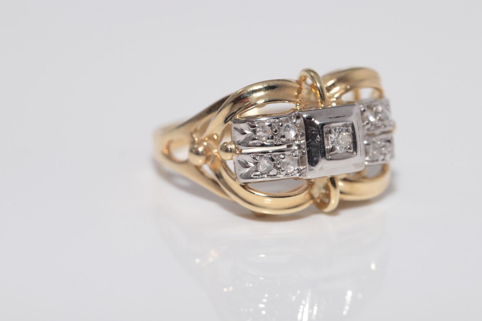 Anello d'epoca CIRCA 1960 in oro 18k con diamanti naturali decorati e lavorati a mano In condizioni buone in vendita a Fatih/İstanbul, 34