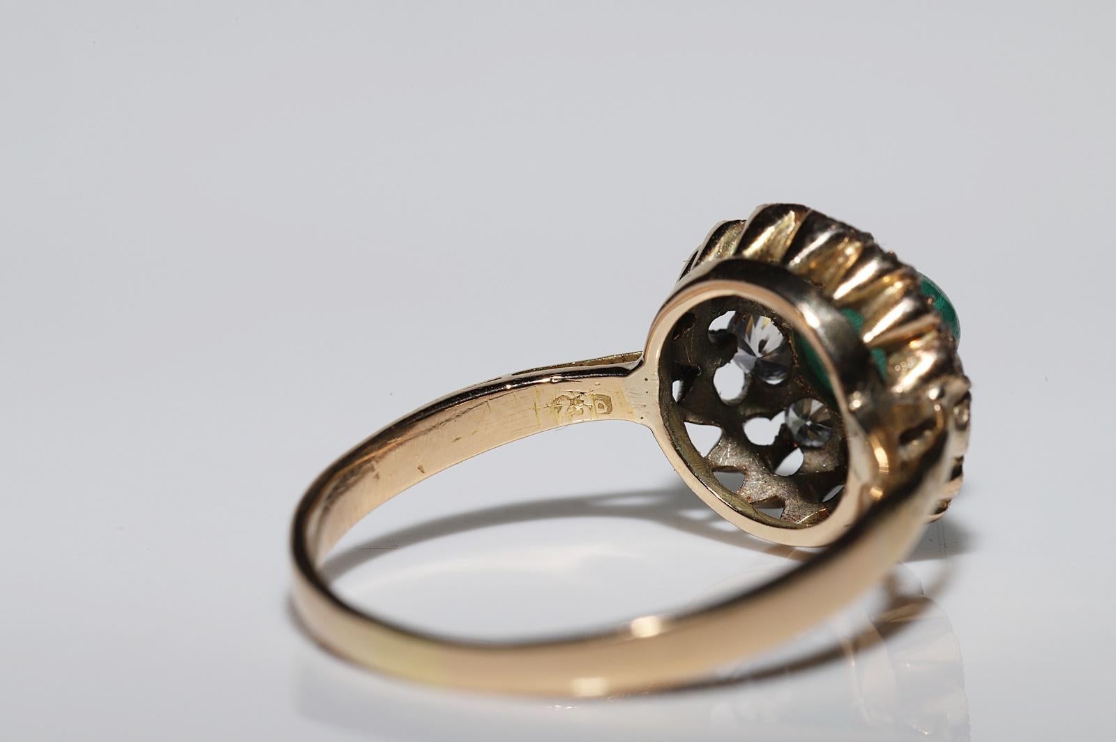 Vintage Circa 1960s 18k Gold Natural Diamond And Cabochon Emerald Ring For Sale 6