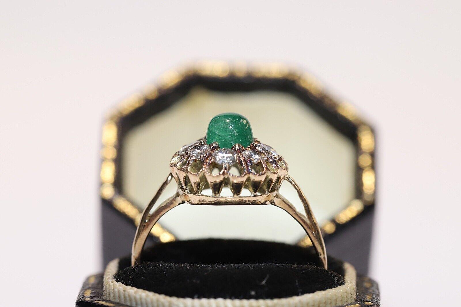 Retro Vintage Circa 1960s 18k Gold Natural Diamond And Cabochon Emerald Ring  For Sale