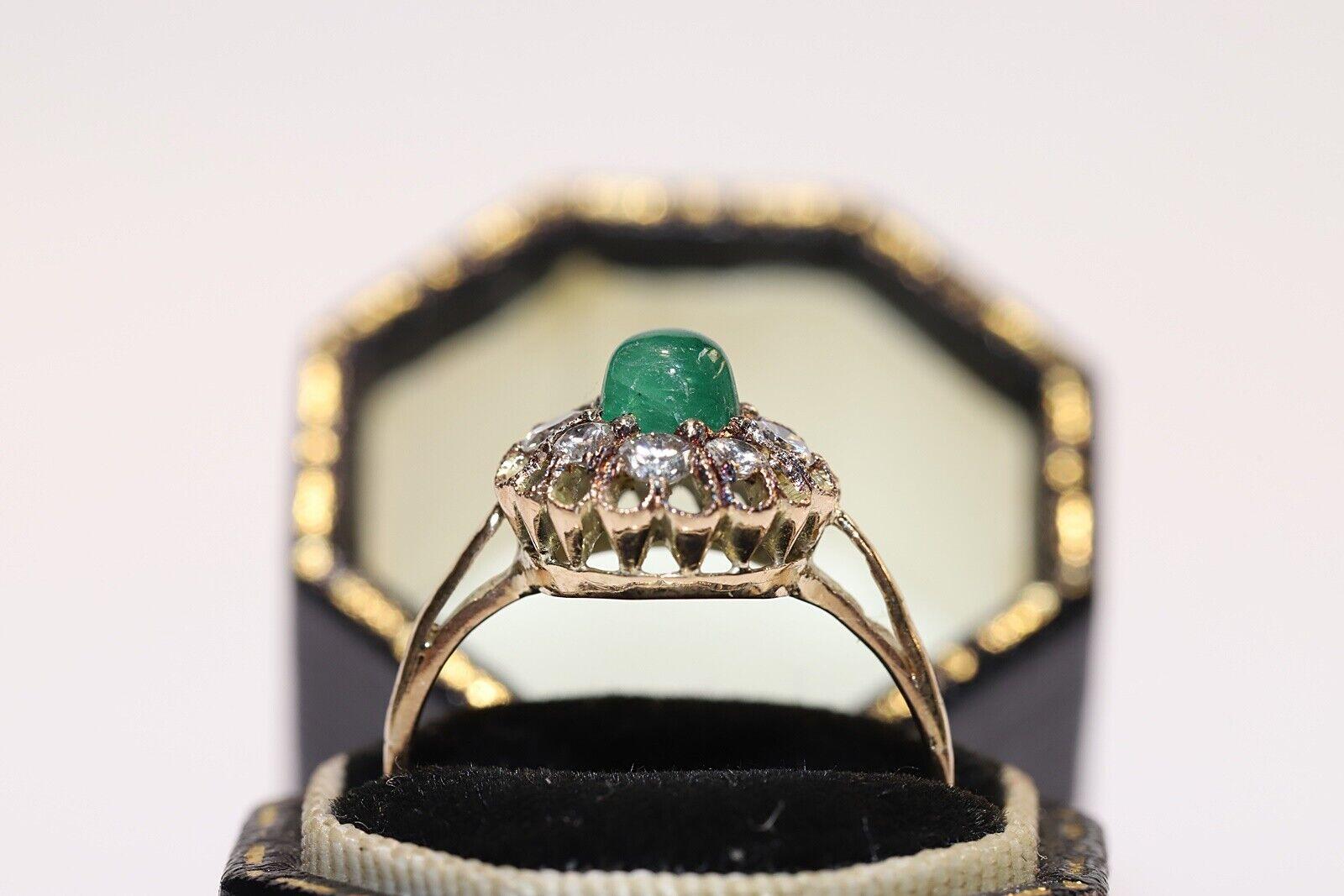 Retro Vintage Circa 1960s 18k Gold Natural Diamond And Cabochon Emerald Ring For Sale