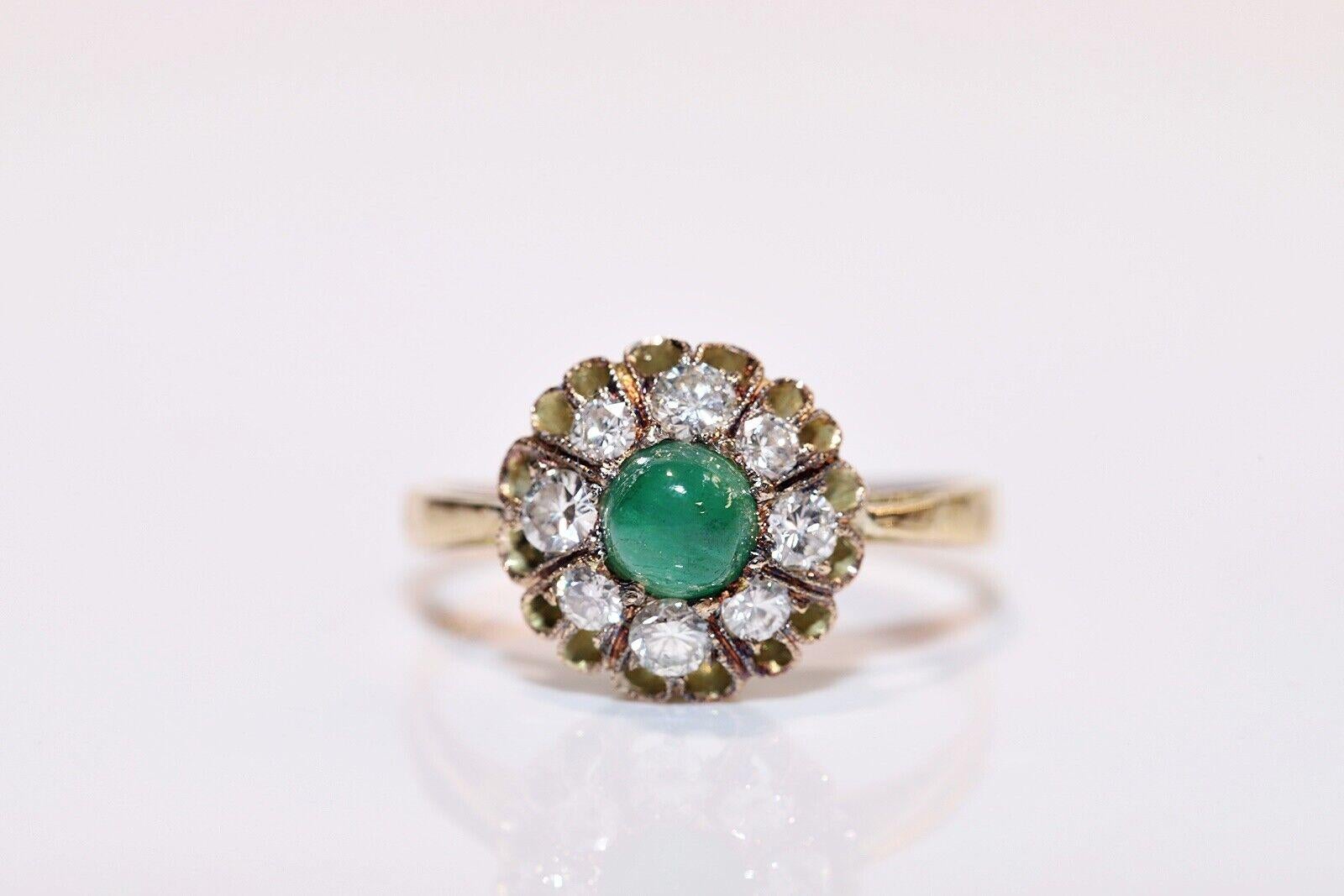 Vintage Circa 1960s 18k Gold Natural Diamond And Cabochon Emerald Ring  In Good Condition For Sale In Fatih/İstanbul, 34
