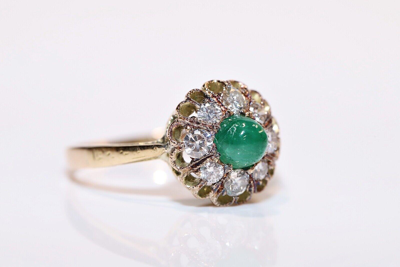 Women's Vintage Circa 1960s 18k Gold Natural Diamond And Cabochon Emerald Ring  For Sale