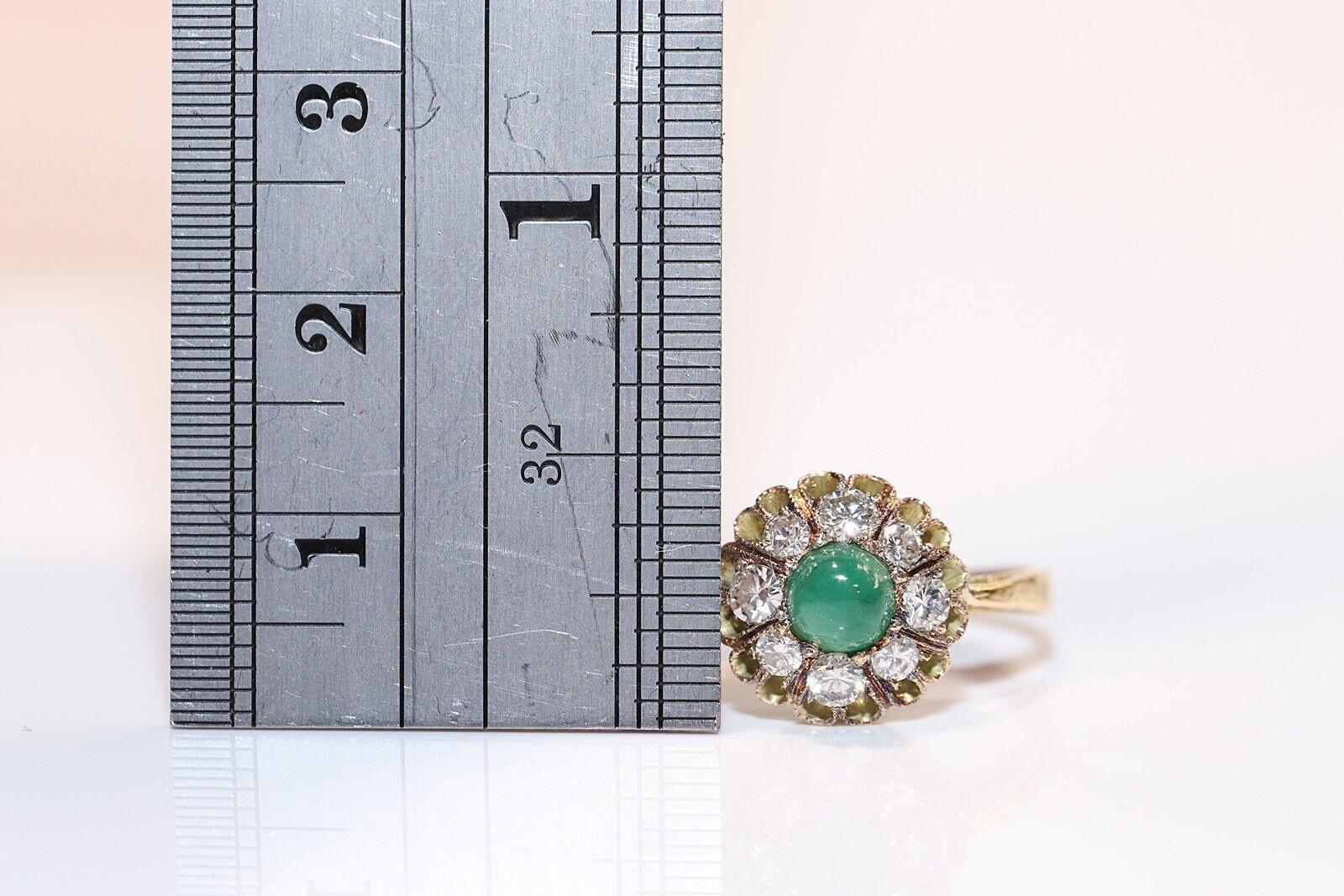 Vintage Circa 1960s 18k Gold Natural Diamond And Cabochon Emerald Ring For Sale 1