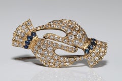 Vintage Circa 1960s 18k Gold Natural Diamond And Cabochon Sapphire Hand Brooch