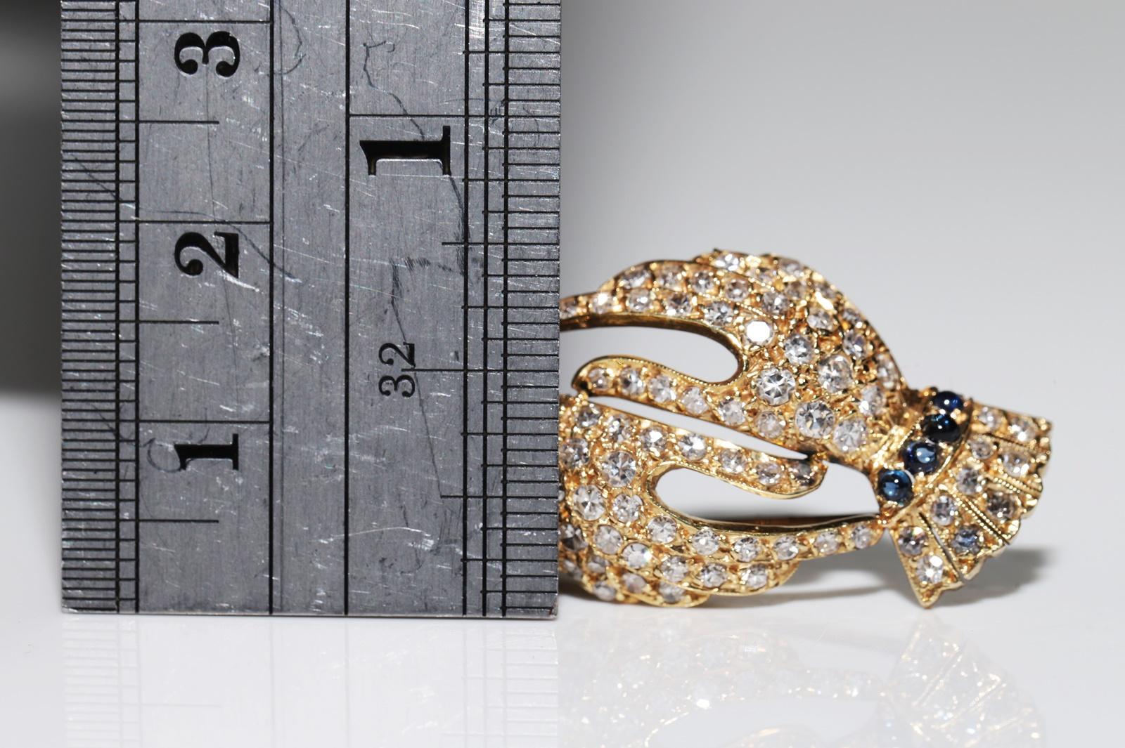 Rétro Vintage By, anni '60 circa, spilla a mano in oro 18k con diamante naturale e zaffiro cabochon in vendita