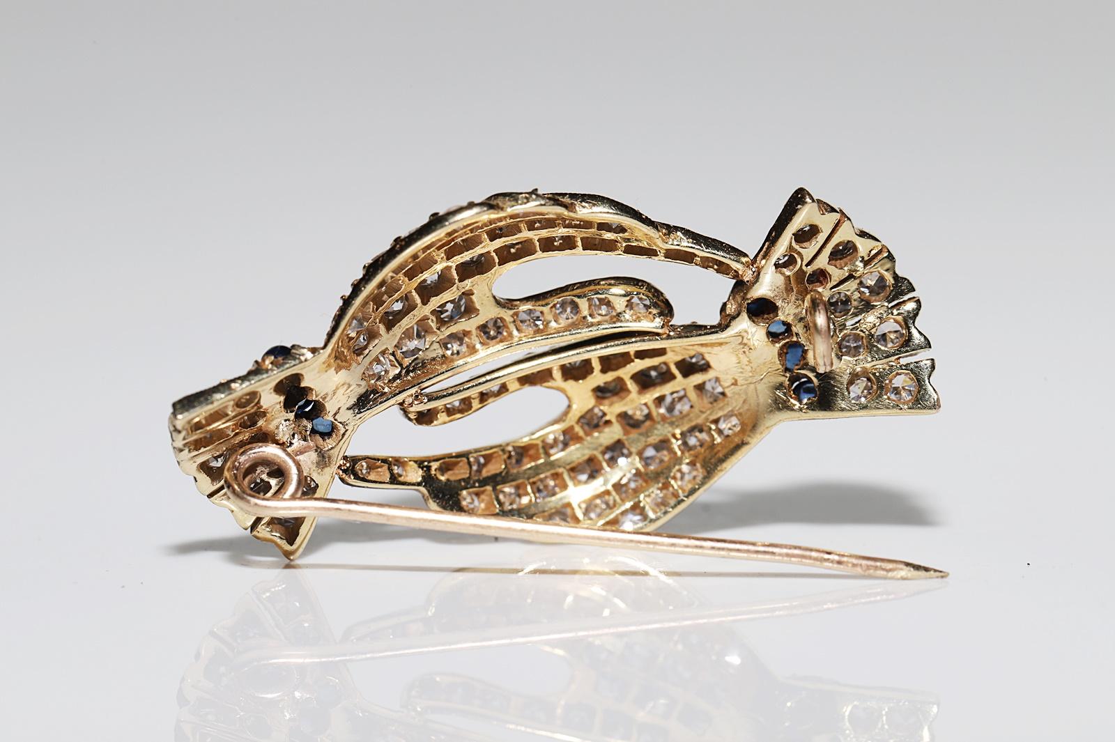 Vintage By, anni '60 circa, spilla a mano in oro 18k con diamante naturale e zaffiro cabochon In condizioni buone in vendita a Fatih/İstanbul, 34