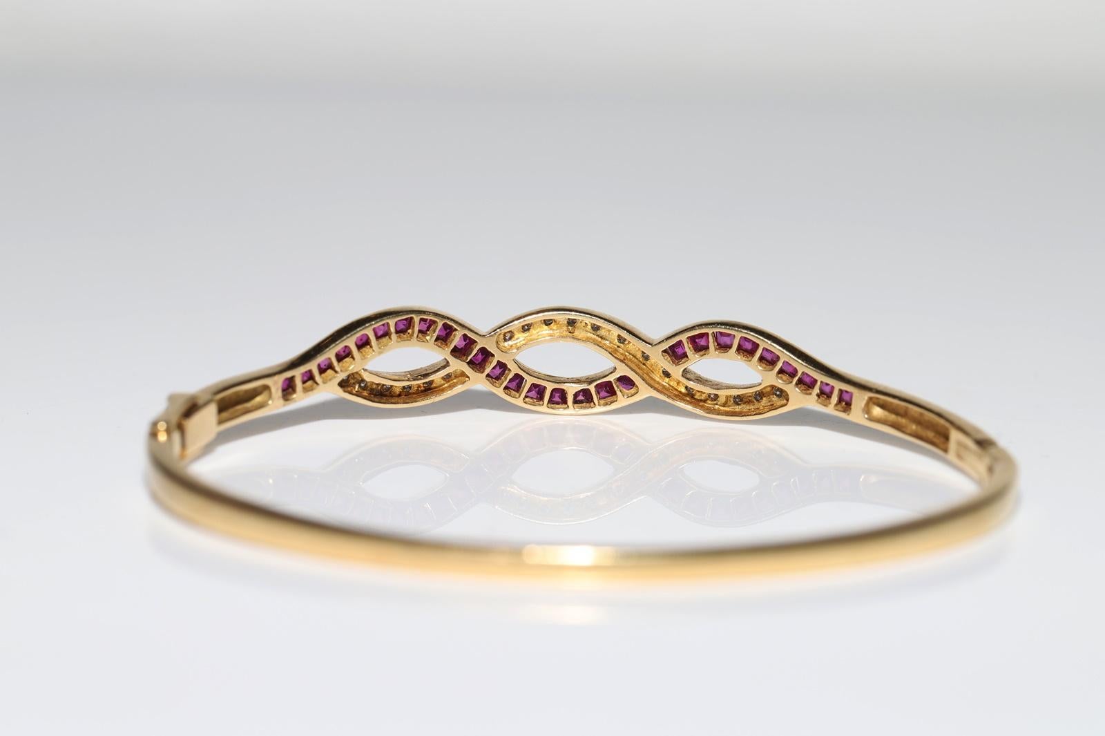 Bracciale Vintage CIRCA 1960 in oro 18k con diamanti naturali e rubini calibrati in vendita 8