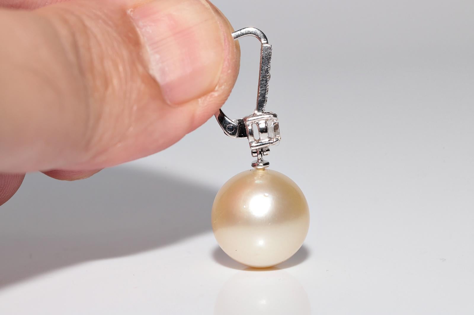 Women's Vintage Circa 1960s 18k Gold Natural Diamond And Natural Ocean Pearl Earring For Sale