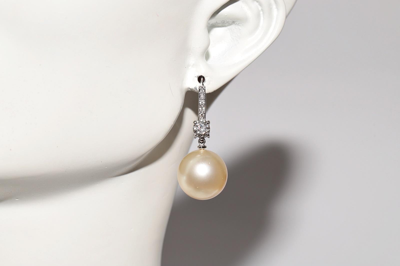 Vintage Circa 1960s 18k Gold Natural Diamond And Natural Ocean Pearl Earring For Sale 1