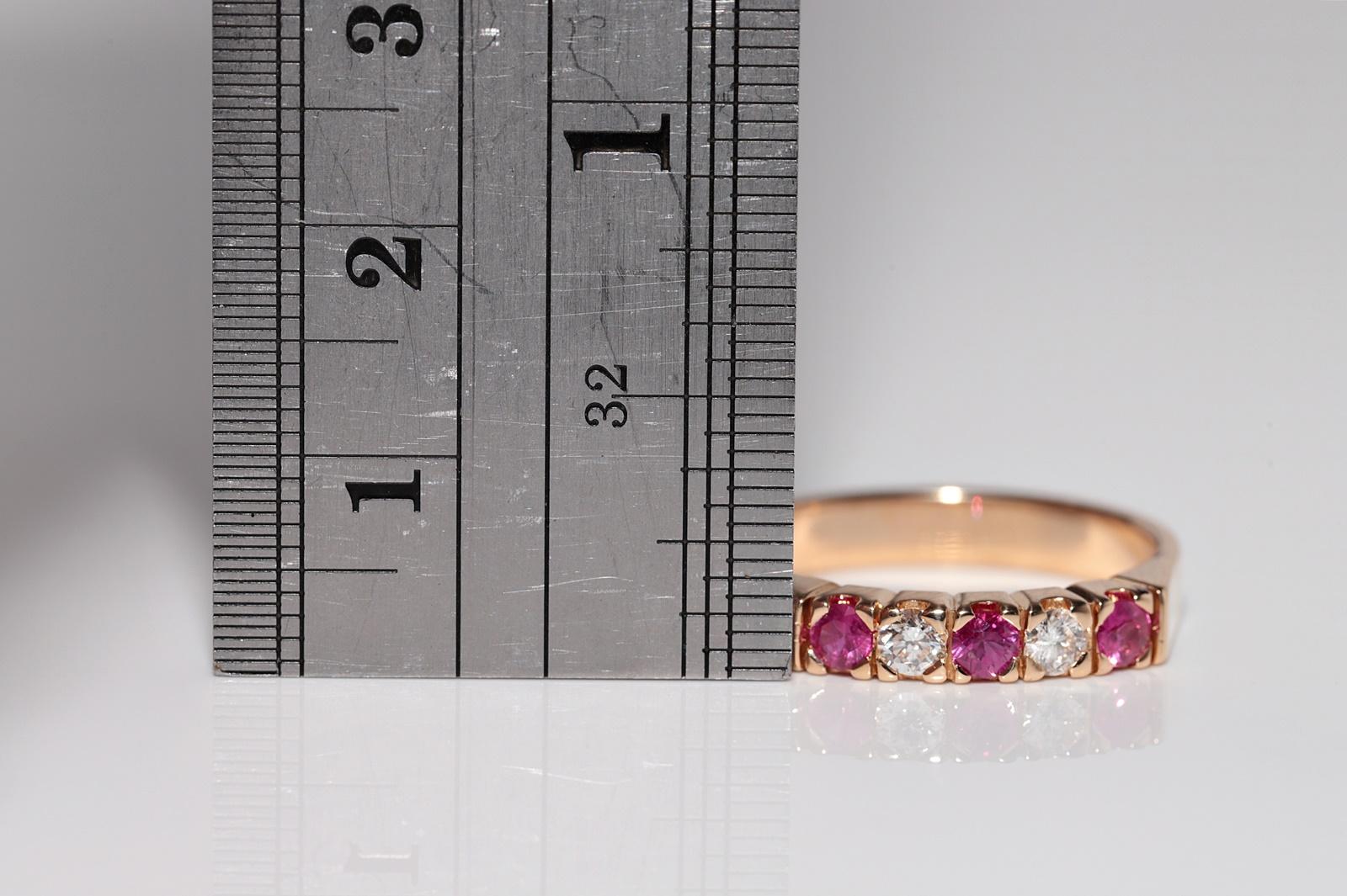 Anello a fascia in oro 18k con diamanti naturali e rubini, CIRCA 1960 in vendita 4