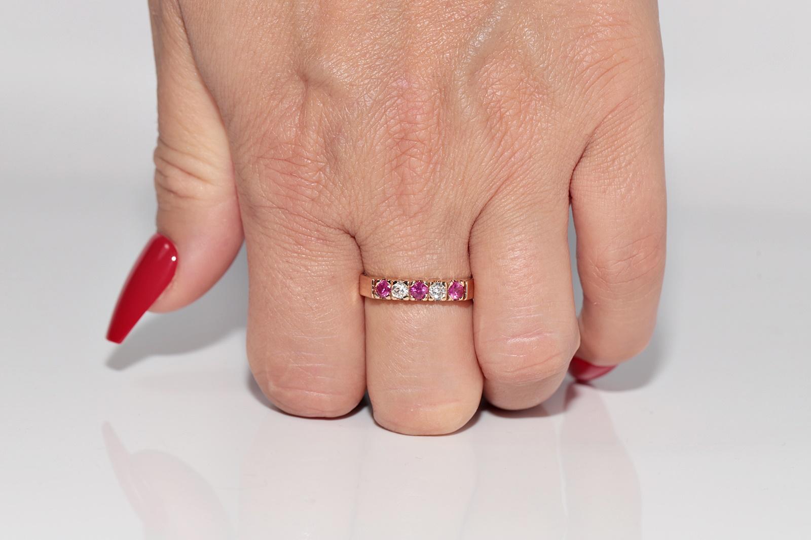 Anello a fascia in oro 18k con diamanti naturali e rubini, CIRCA 1960 in vendita 6