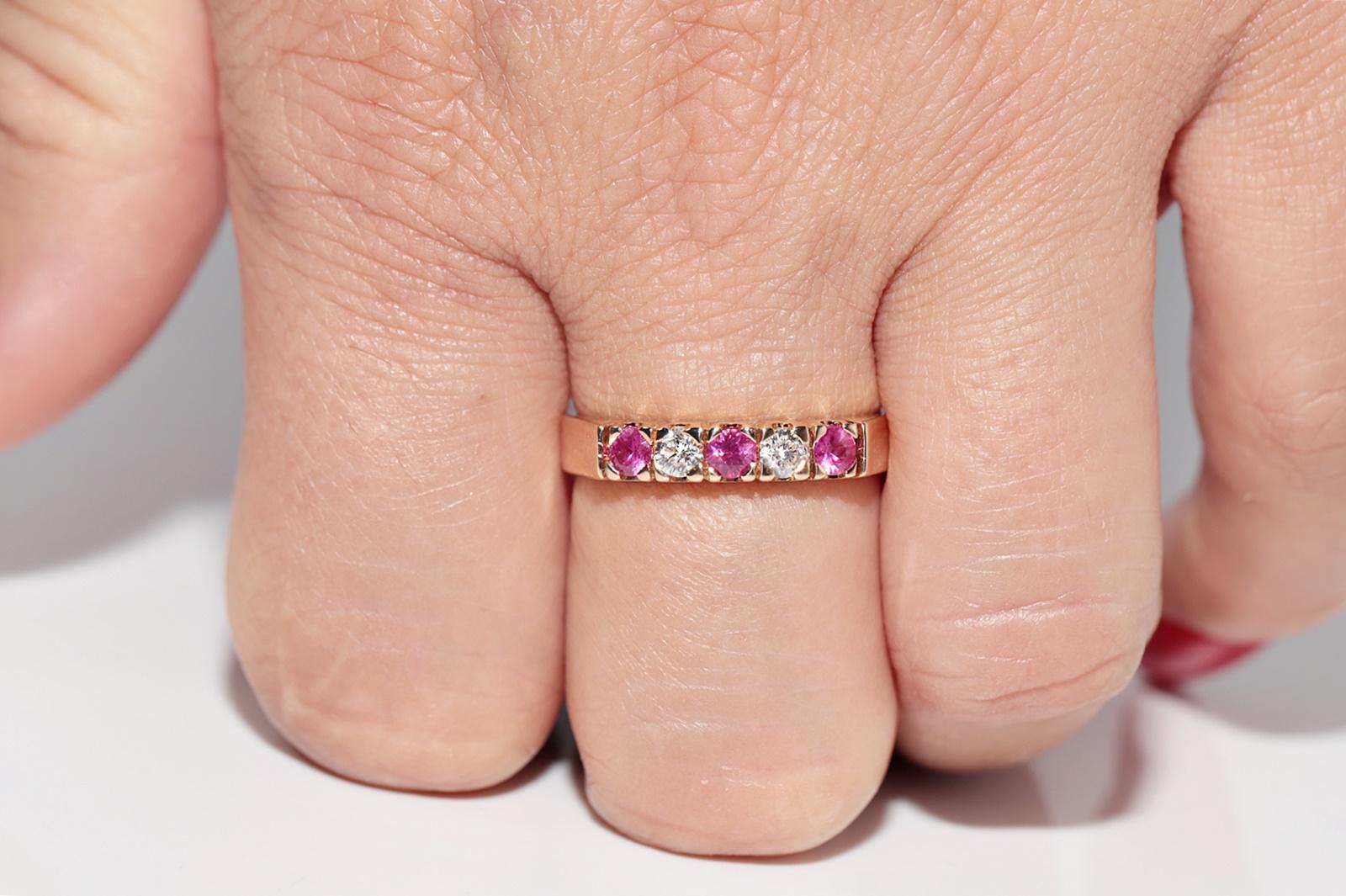 Anello a fascia in oro 18k con diamanti naturali e rubini, CIRCA 1960 in vendita 7