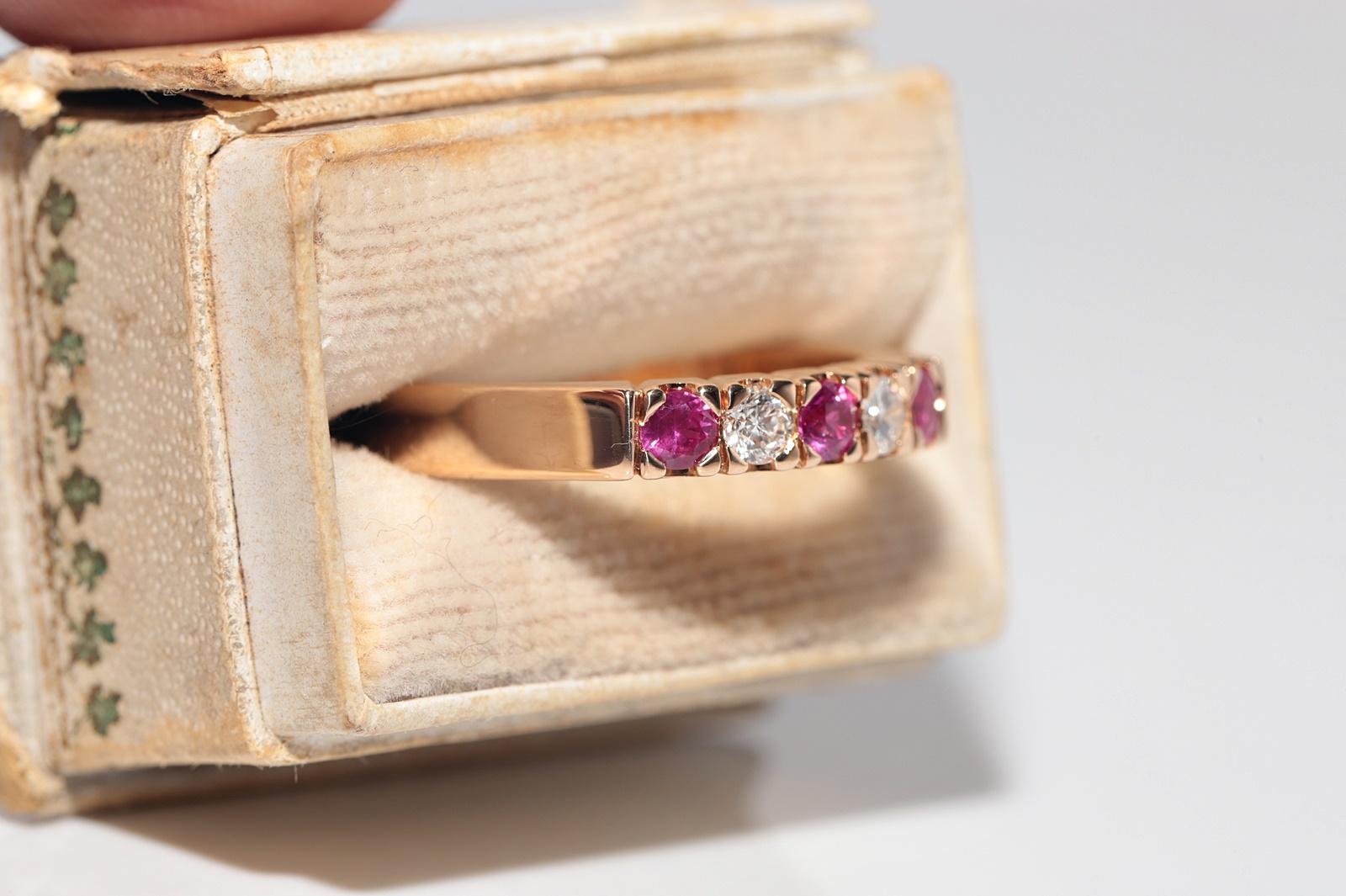 Vittoriano Anello a fascia in oro 18k con diamanti naturali e rubini, CIRCA 1960 in vendita