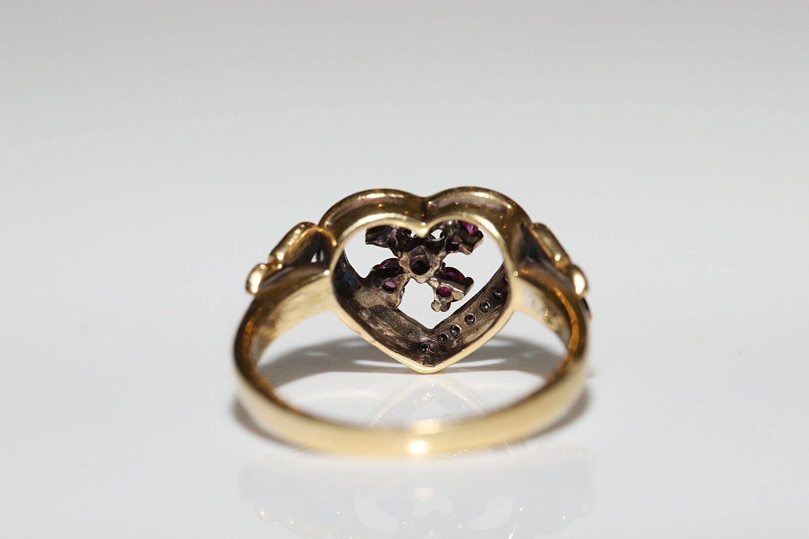Brilliant Cut Vintage Circa 1960s 18k Gold Natural Diamond And Ruby Heart Ring For Sale