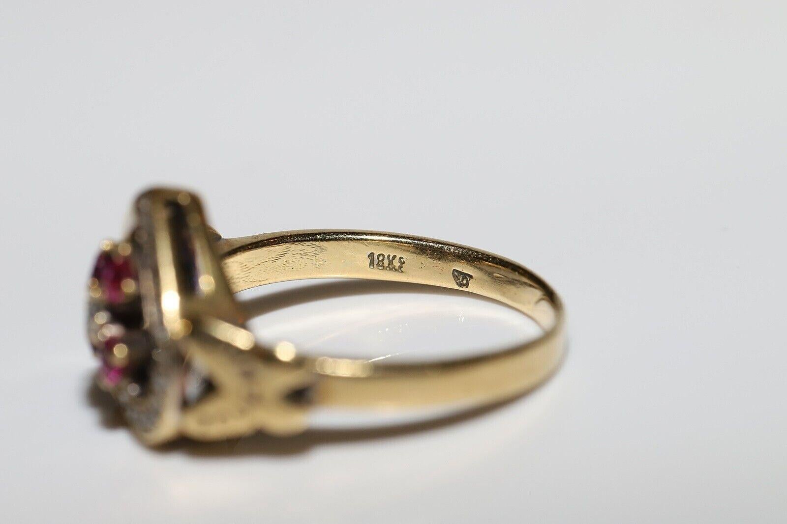 Vintage Circa 1960s 18k Gold Natural Diamond And Ruby Heart Ring In Good Condition For Sale In Fatih/İstanbul, 34