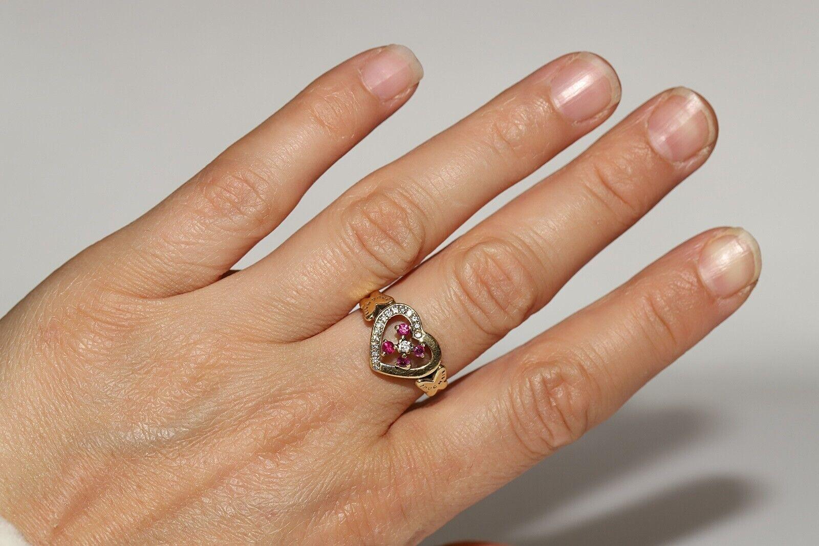 Vintage Circa 1960s 18k Gold Natural Diamond And Ruby Heart Ring For Sale 3