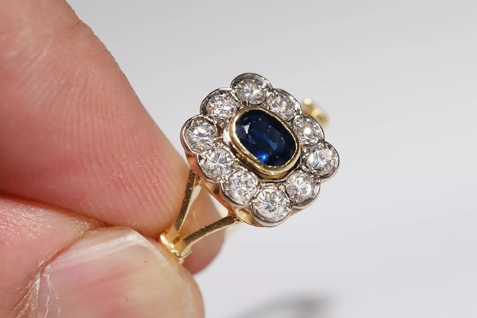 Vintage Circa 1960s 18k Gold Natural Diamond And Sapphire Decorated Ring For Sale 3