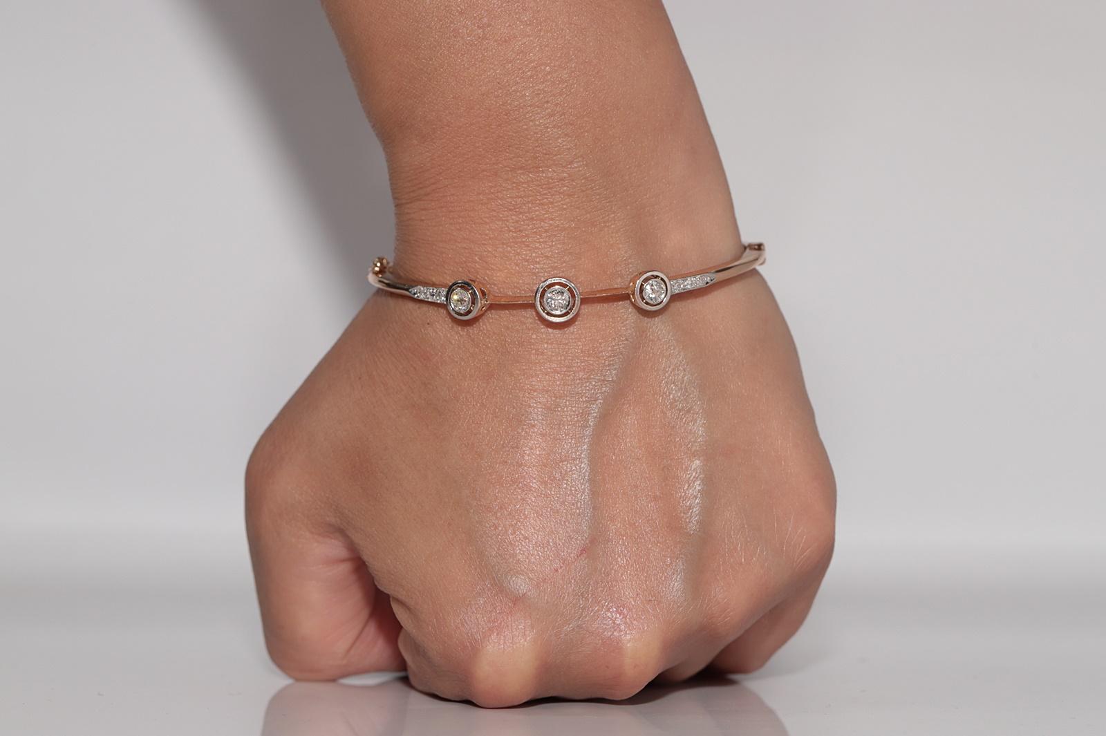 Vintage CIRCA 1960er Jahre 18k Gold natürlichen Diamanten verziert Armreif Armband (Retro) im Angebot