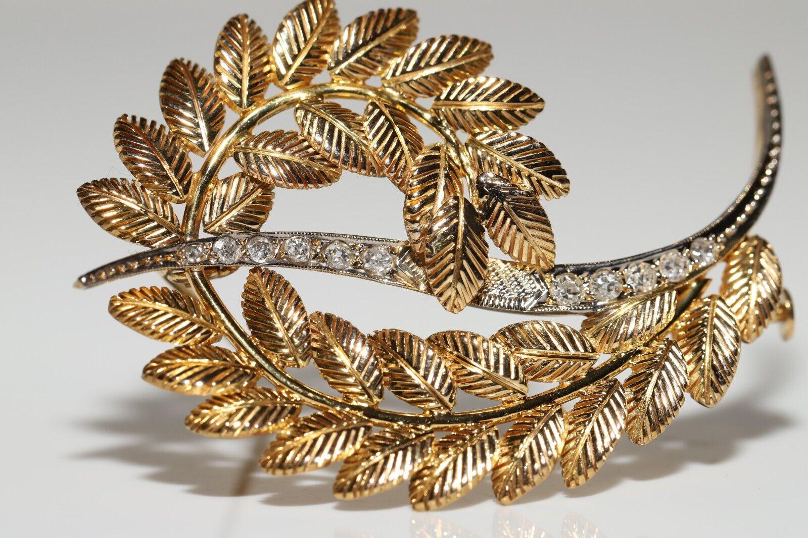 Retro Vintage Circa 1960s 18k Gold Natural Diamond Decorated Leaf Brooch For Sale