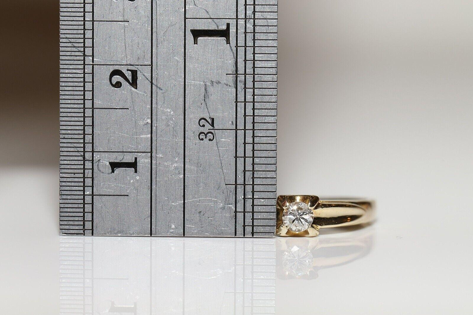 Bague solitaire vintage des années 1960 en or 18 carats décorée de diamants naturels Pour femmes en vente