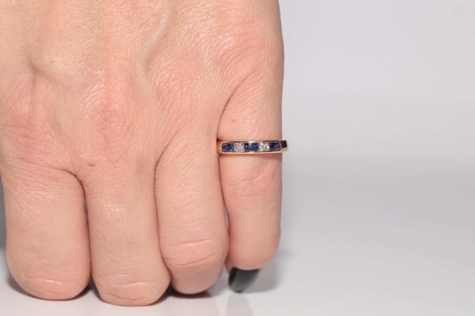 Vintage Circa 1960s 18k Gold Natural Diamond Diamond And Sapphire Band Ring For Sale 10