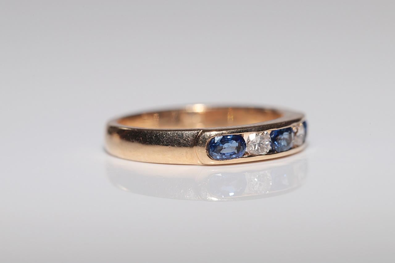 Vintage Circa 1960s 18k Gold Natural Diamond Diamond And Sapphire Band Ring In Good Condition For Sale In Fatih/İstanbul, 34