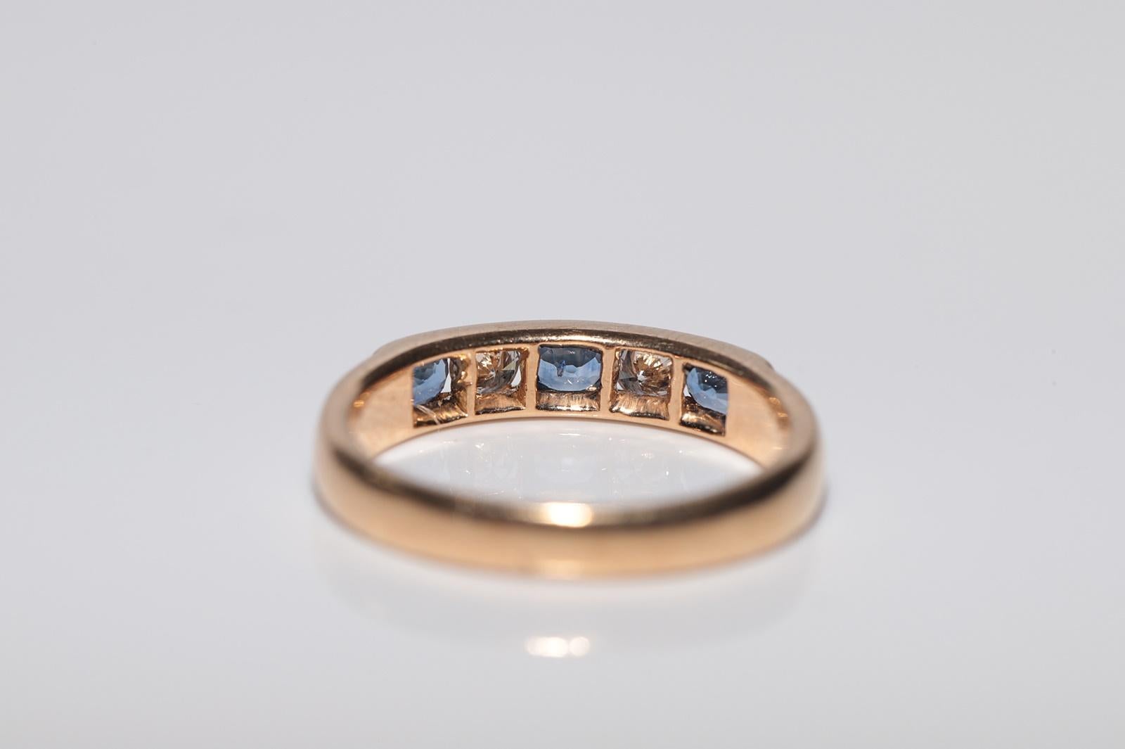 Vintage Circa 1960s 18k Gold Natural Diamond Diamond And Sapphire Band Ring For Sale 2