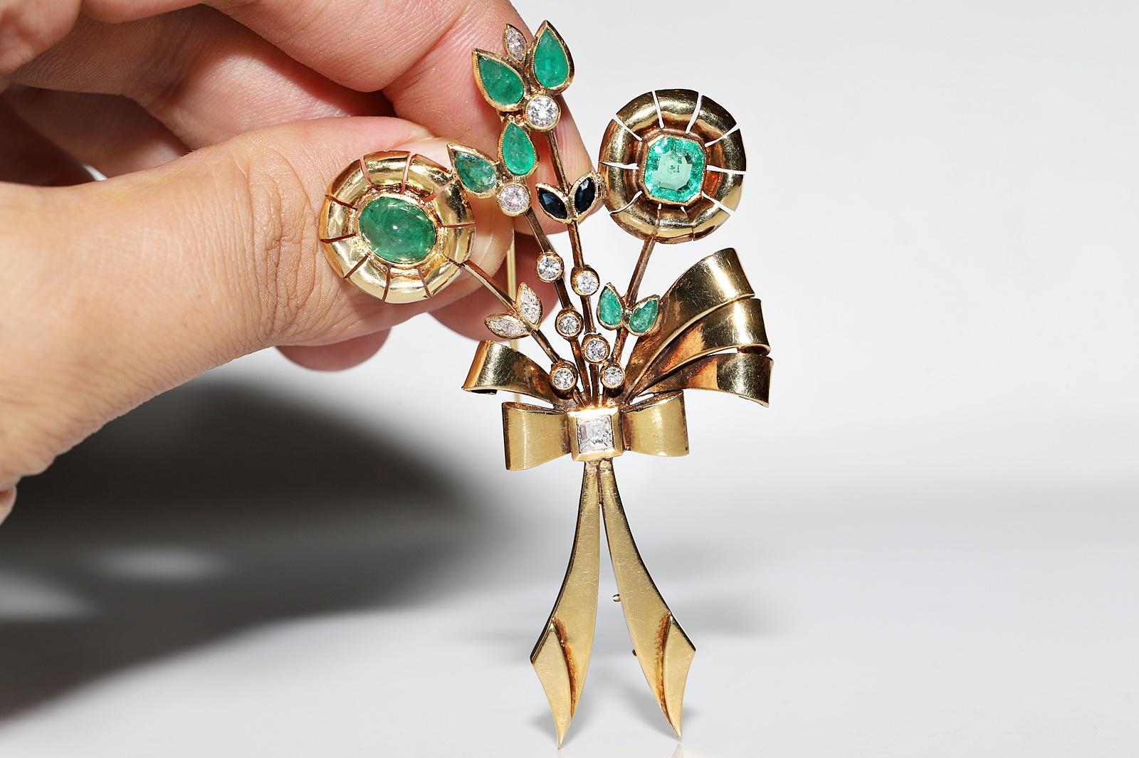 Retro Vintage Circa 1960s 18k Gold Natural Diamond Emerald And Sapphire Brooch For Sale