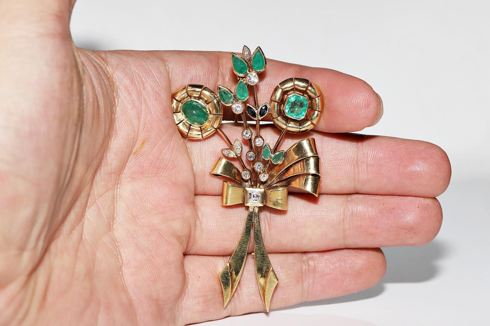 Vintage Circa 1960s 18k Gold Natural Diamond Emerald And Sapphire Brooch For Sale 3