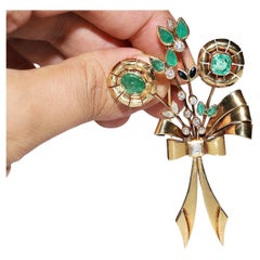 Vintage Circa 1960s 18k Gold Natural Diamond Emerald And Sapphire Brooch