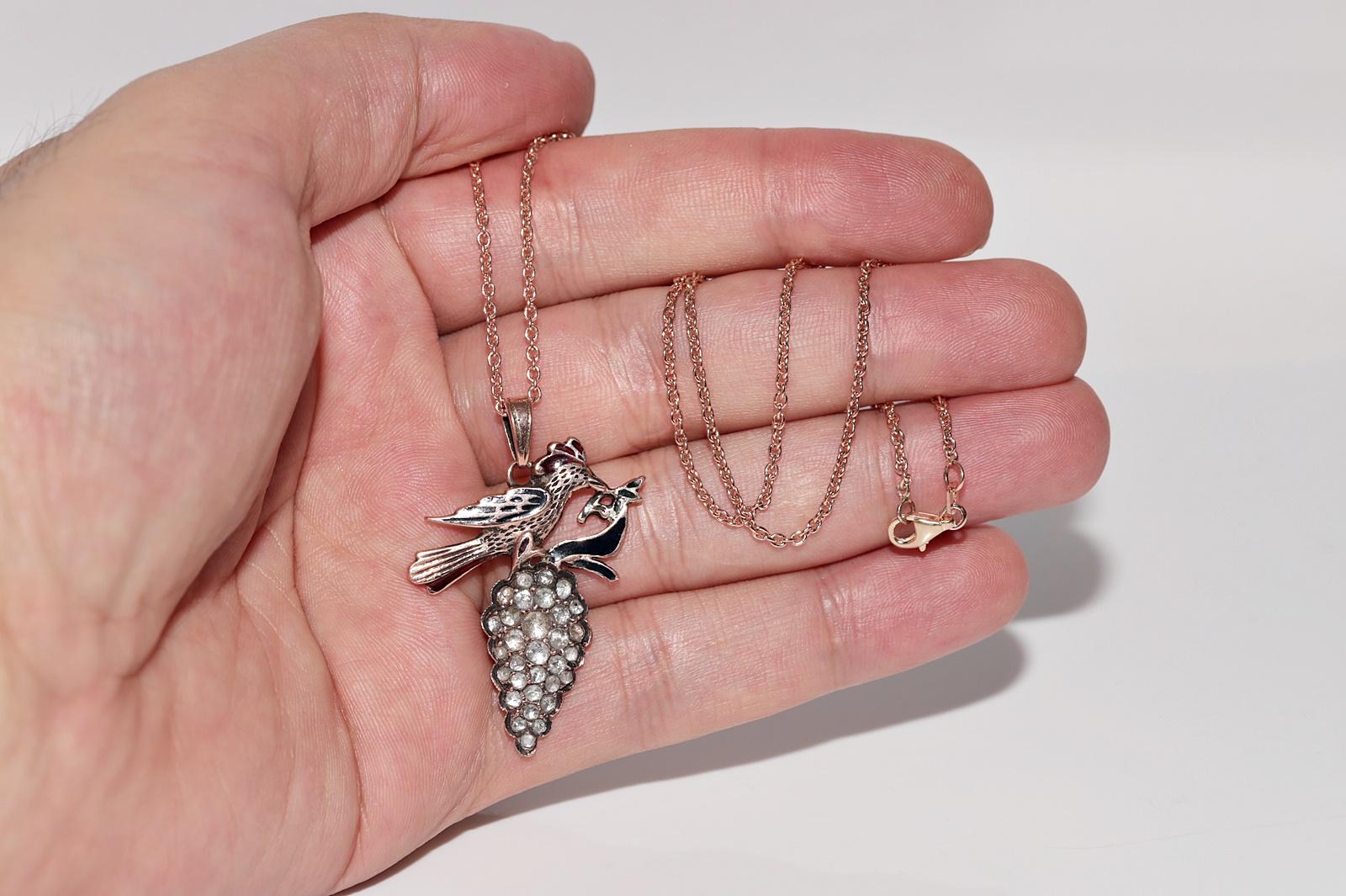 Collana con ciondolo in oro naturale e smalto con diamanti taglio rosa, vintage, circa 1960, 8k. in vendita 7