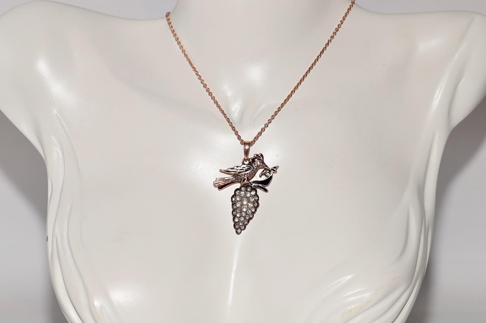 Taglio a rosa Collana con ciondolo in oro naturale e smalto con diamanti taglio rosa, vintage, circa 1960, 8k. in vendita