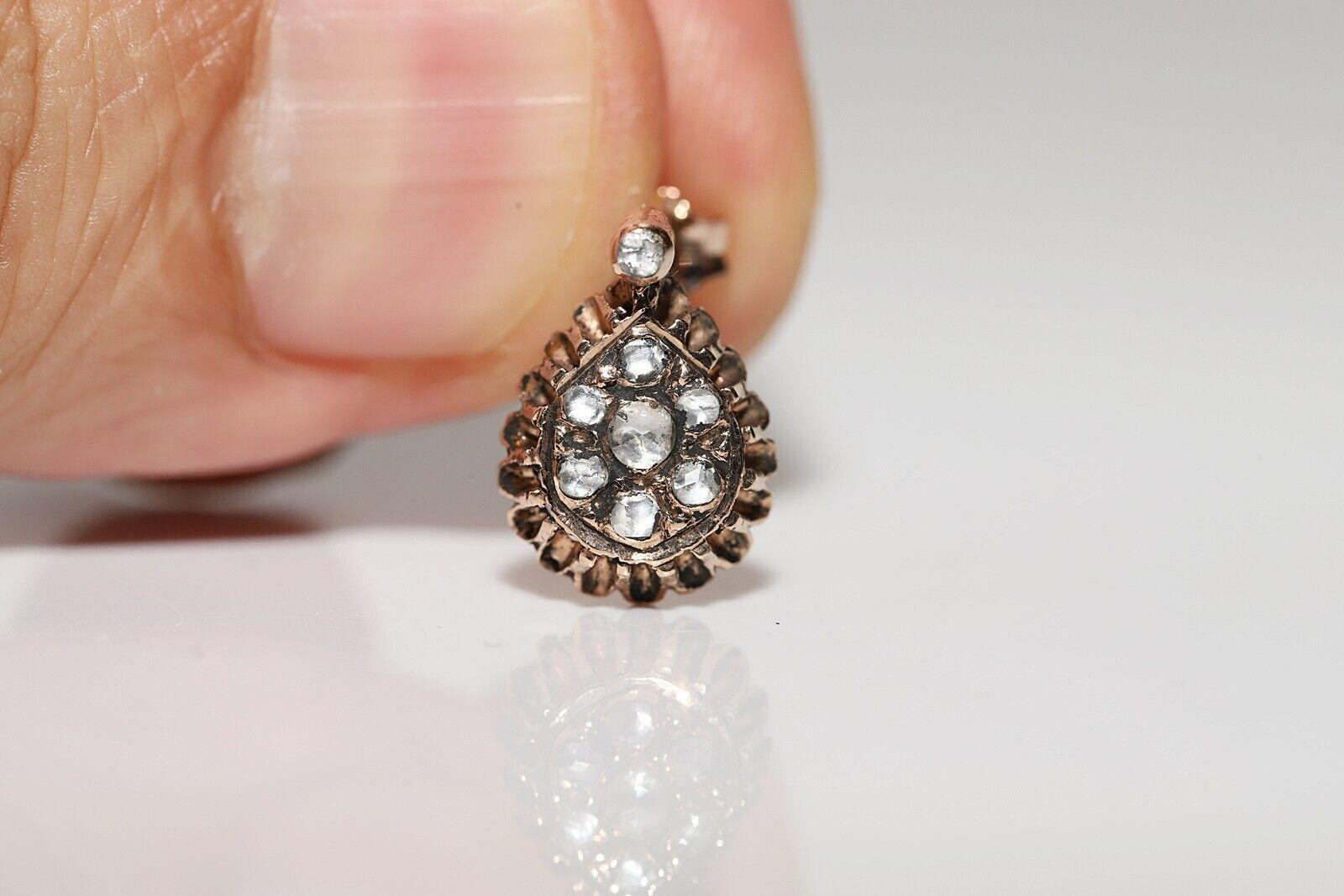 In sehr gutem Zustand.
Das Gesamtgewicht beträgt 3.4 Gramm.
Insgesamt ist Diamant 0,60 Karat.
Der Diamant hat die Farbe H-I-J und die Reinheit s1-s2-s3.
Die Box ist nicht enthalten.
Bitte kontaktieren Sie uns bei Fragen.