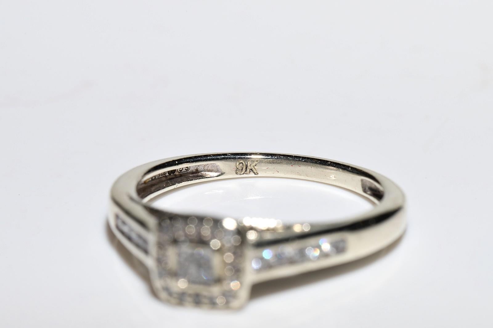 Vintage Circa 1960s 9k Gold Natural Diamond Decorated Pretty Ring For Sale 4