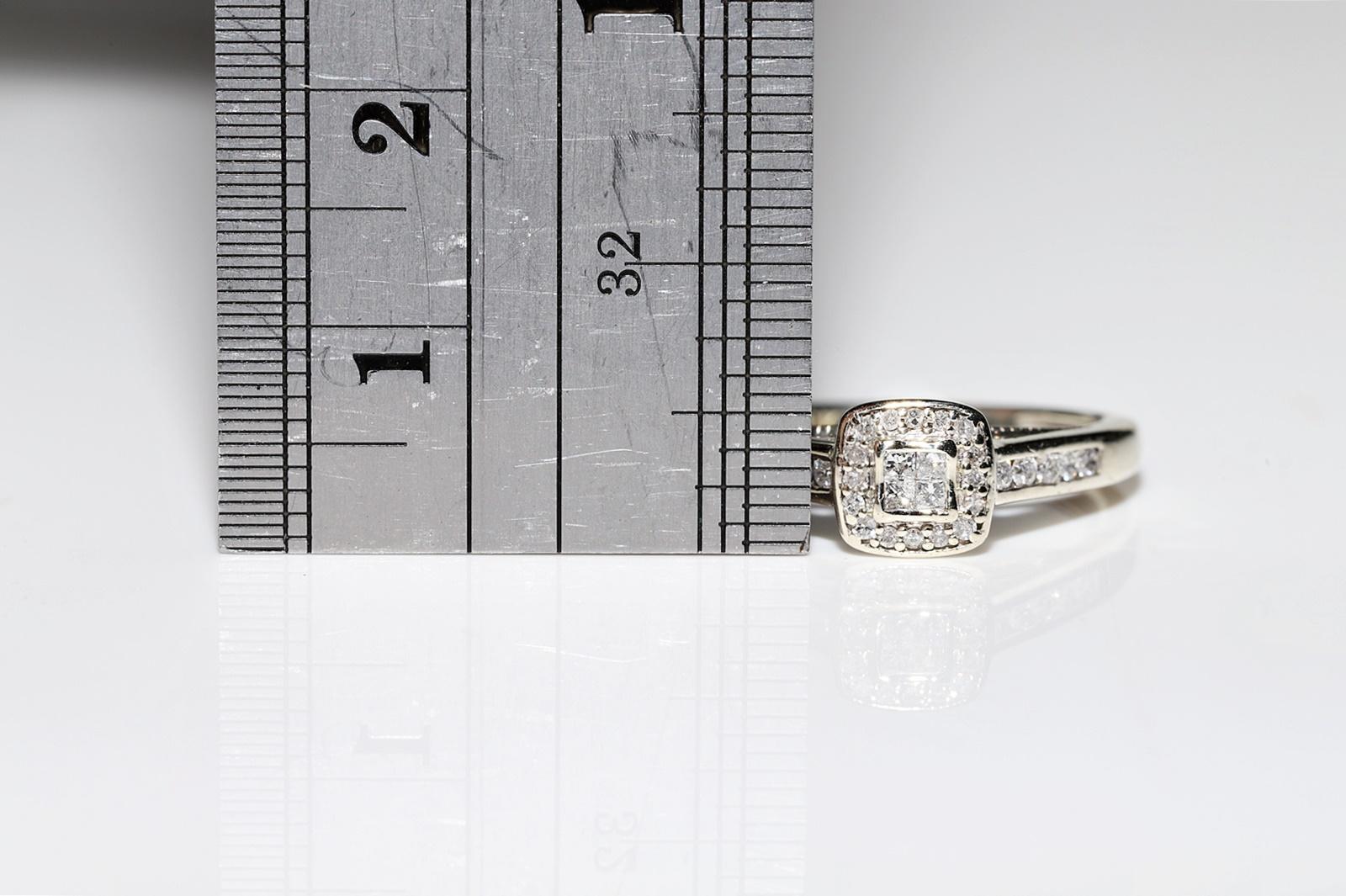 Anillo Bonito Vintage Circa 1960s Oro 9k Decorado con Diamantes Naturales en venta 5