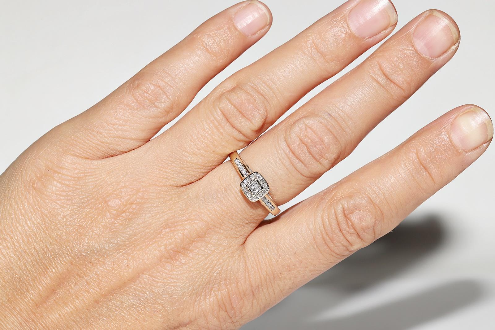 Anillo Bonito Vintage Circa 1960s Oro 9k Decorado con Diamantes Naturales en venta 8